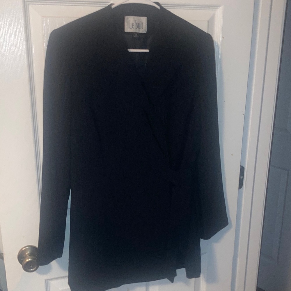 Le Suit Women's Elegant Black Blazer